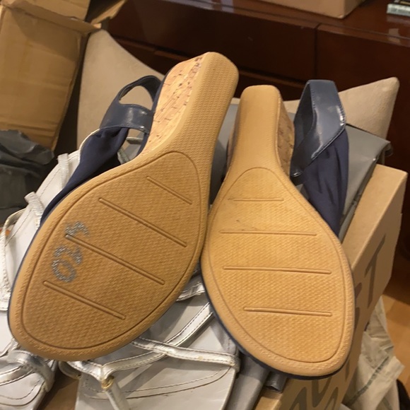 2 summer sandals - Picture 2 of 5